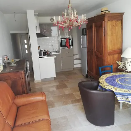 Belle Maison De Village Entierement Climatisee Виас